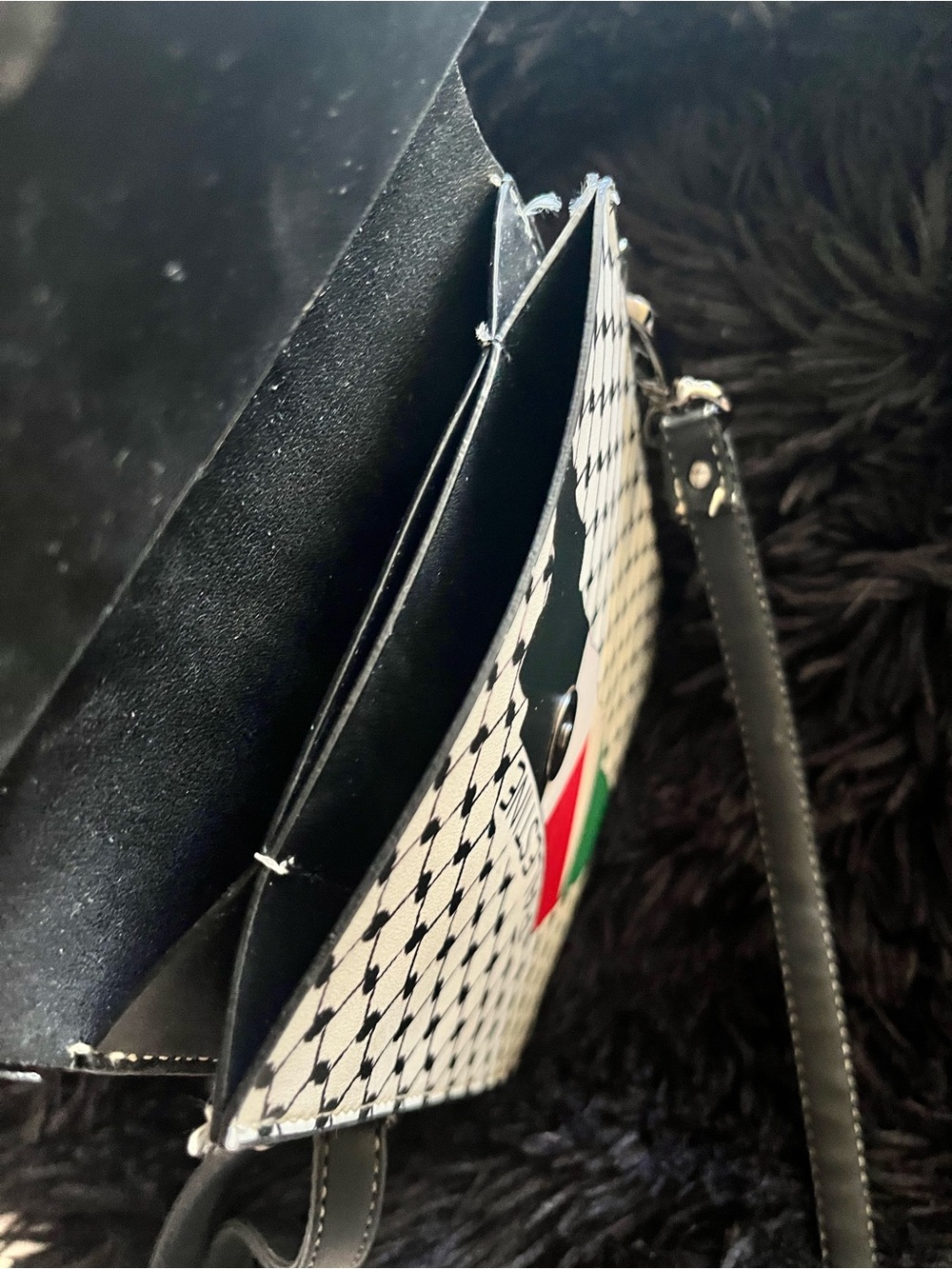Palestine Flag Pattern Crossbody Phone Bag - Black and White with Red, Green - Picture 4 of 7